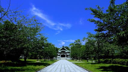 西海鎮護 亀山八幡宮
